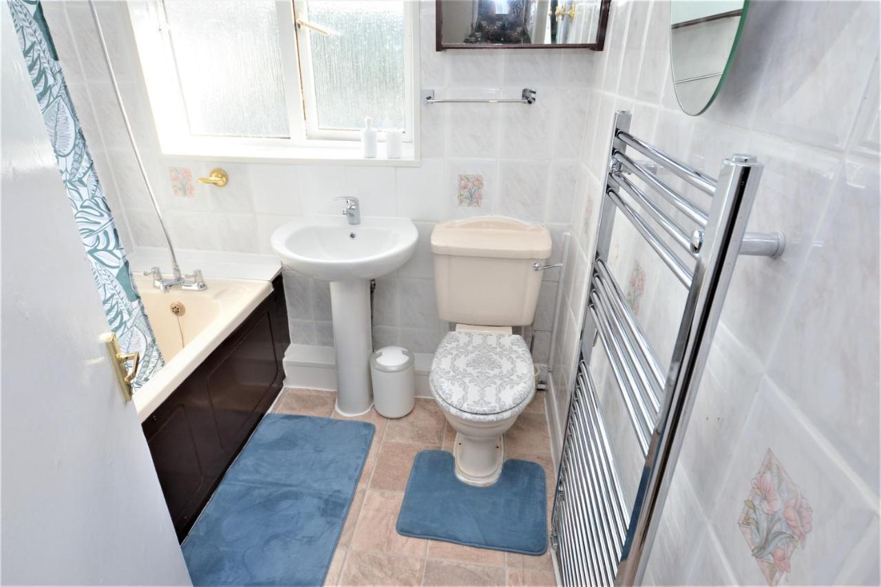 London Deluxe 3 Bedroom House With Parking Space سوفيريتو المظهر الخارجي الصورة